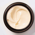 Detail van de romige textuur van de Beauty Detox Moisturizer van Colour & Spice