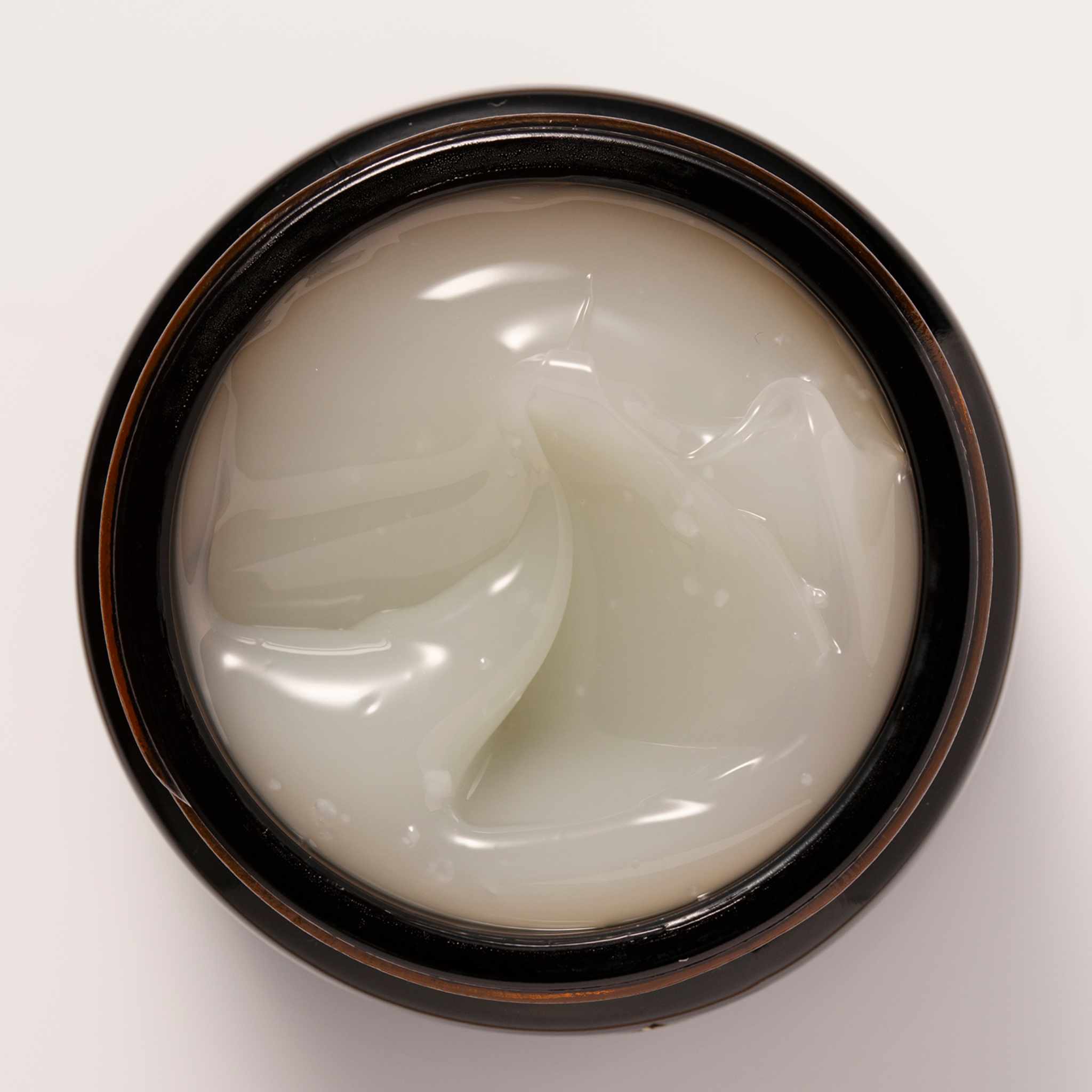 Detail van de glanzende textuur van de Goodnight Cleanser van Colour & Spice